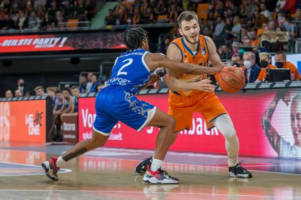 如此引人入 如此引人入