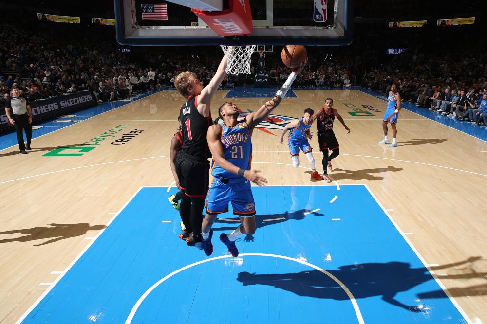 压哨三分 压哨三分