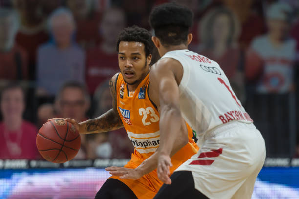 年轻的对手 年轻的对手